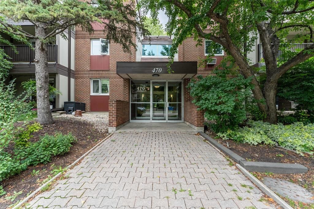 Property Photo:  470 Kenaston Boulevard  MB R3N 1Z1 
