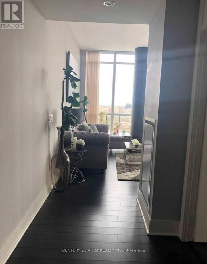 Property Photo: 32 Davenport Road 3002 ON M5R 0B5