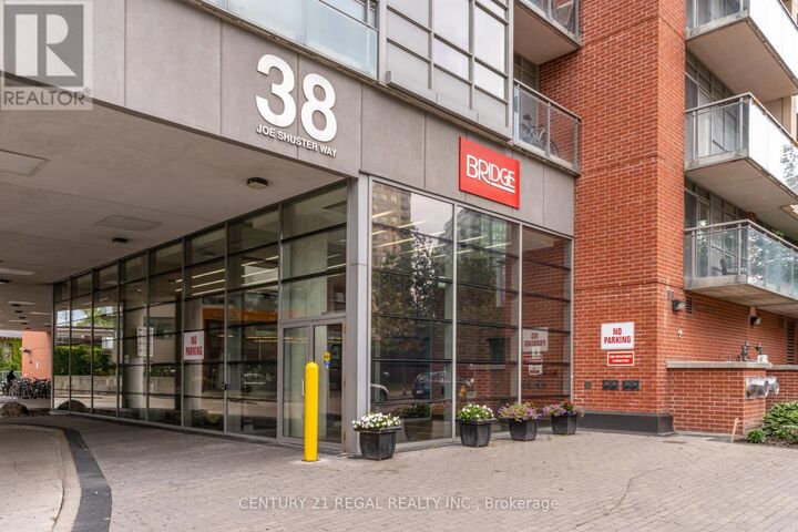 Property Photo:  38 Joe Shuster Way 1411  ON M6K 0A5 