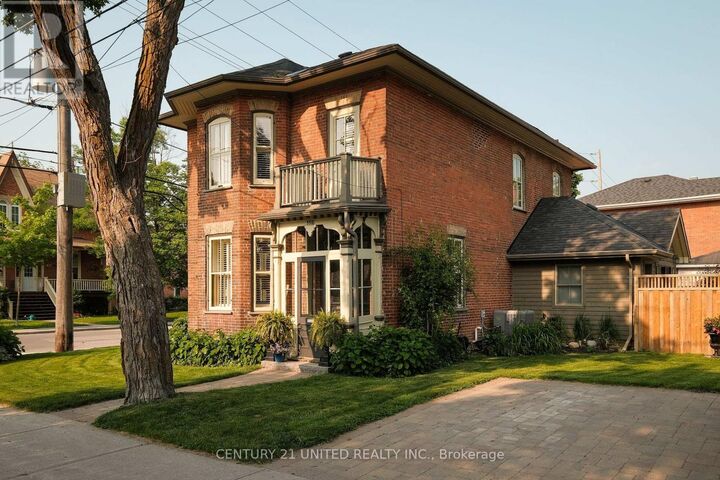 558 Harvey Street  Peterborough Central (North) ON K9H 3K9 photo