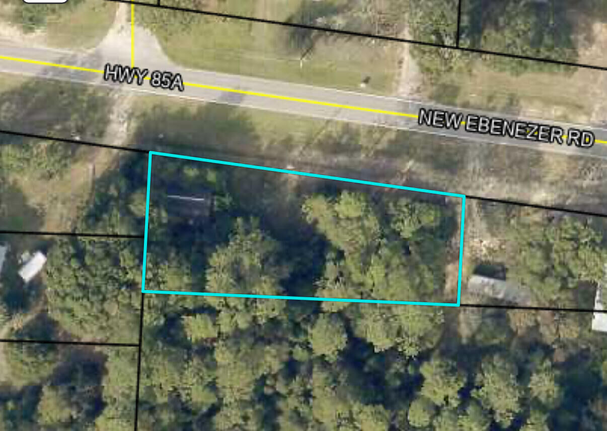 Property Photo: 3806 New Ebenezer Road FL 32567