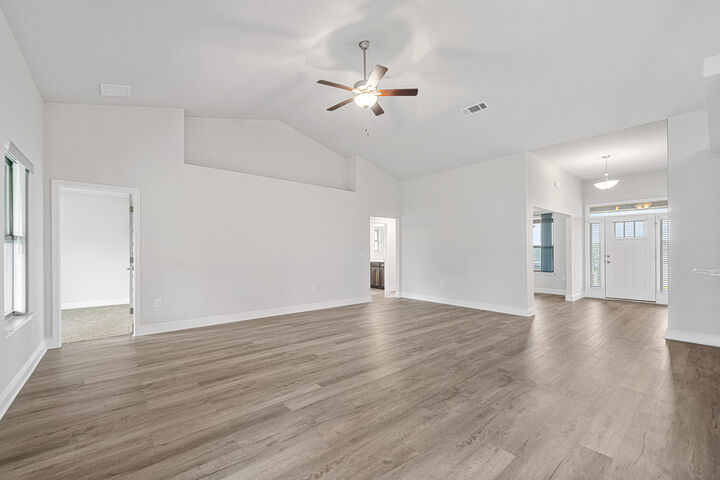 Property Photo: 2004 Broad Street FL 32536