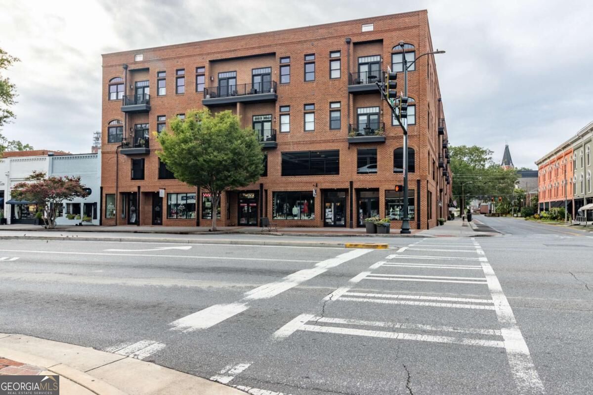 Property Photo: 1 E 3rd Avenue 311 GA 30161