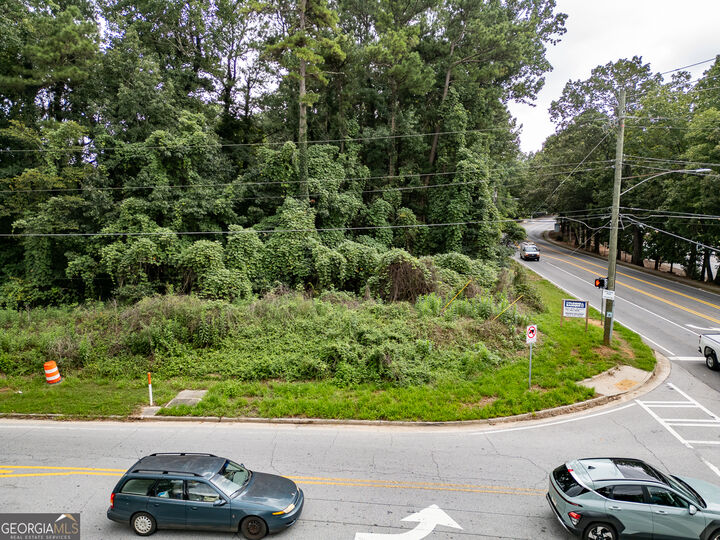 Property Photo: 2827 Henderson Mill Road GA 30341
