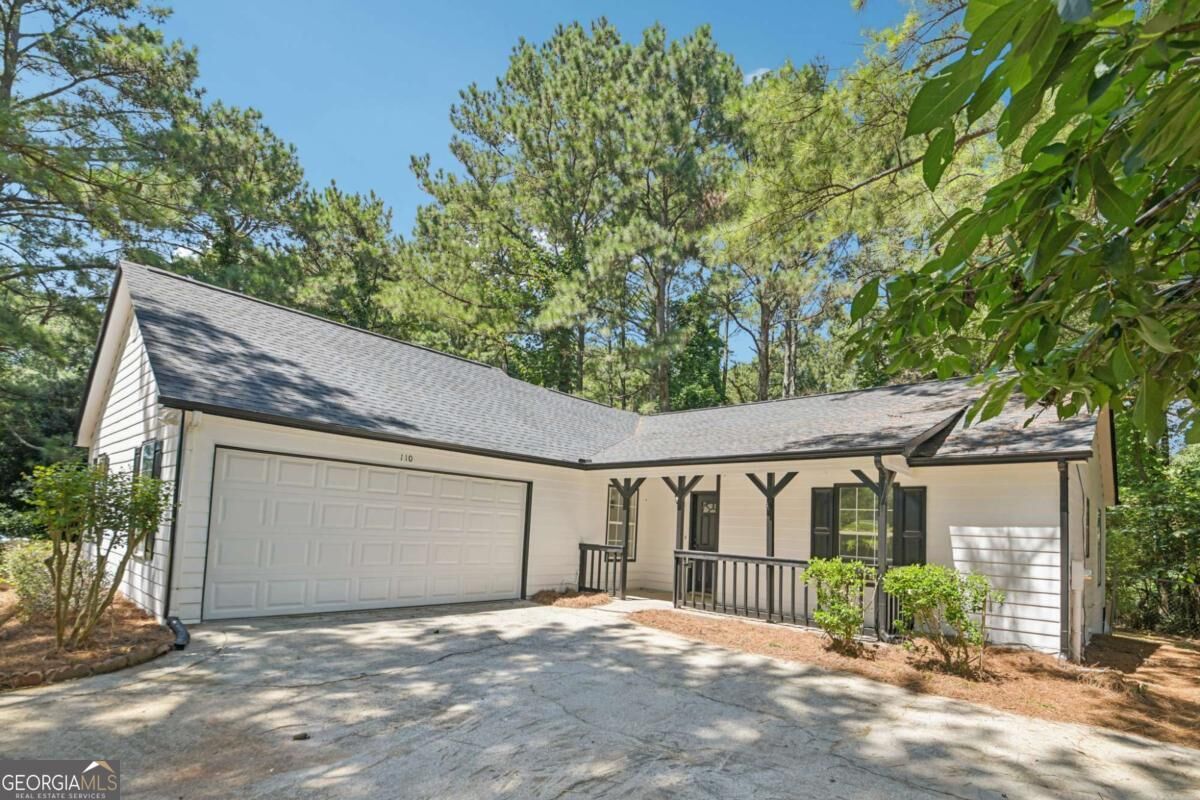 Property Photo:  110 Woodcrest Way  GA 30253 