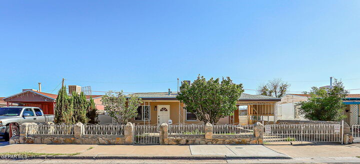 Property Photo: 6436 Shirley Avenue TX 79905