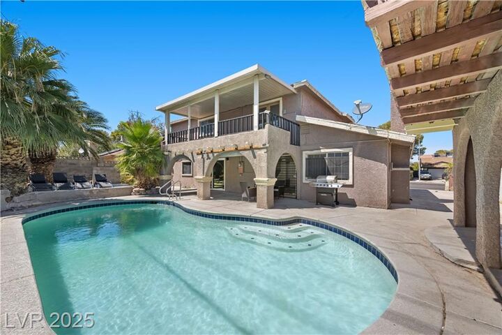 2571 Vegas Valley Drive  Las Vegas NV 89121 photo