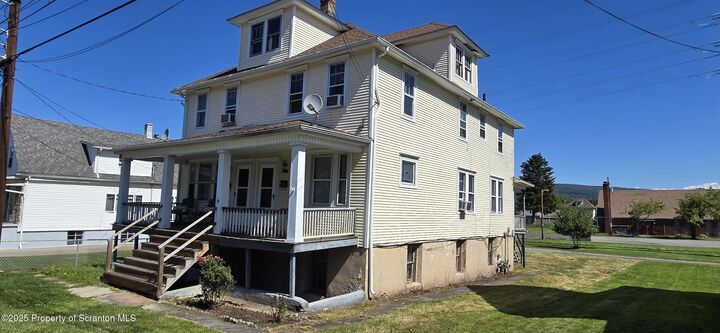 Property Photo: 1852 Bundy Street PA 18508
