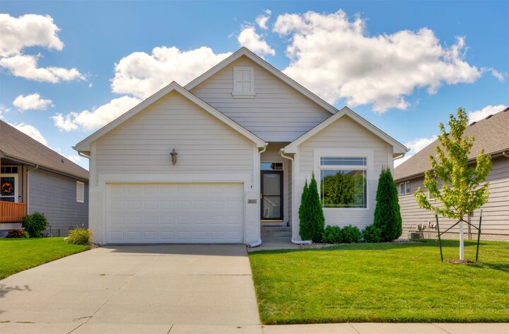 Property Photo: 821 NW 21st Court IA 50023