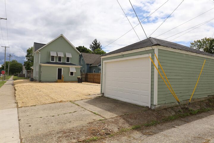Property Photo: 1143 Saint Marys Avenue IN 46808-3428