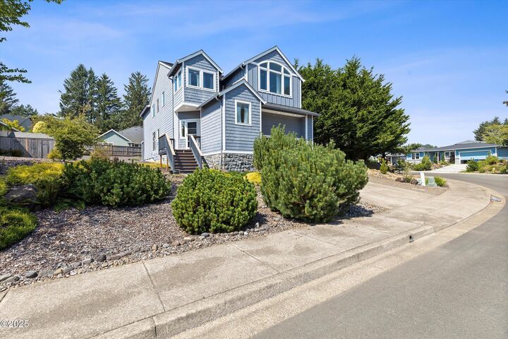 Property Photo: 5801 NE Voyage Way OR 97367