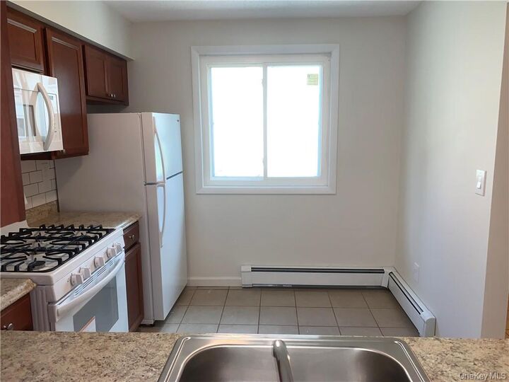 Property Photo: 85 N Middletown Road C4 NY 10954