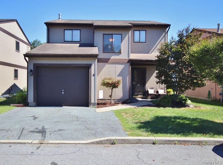 4 Russell Mews  Middletown NY 10940 photo