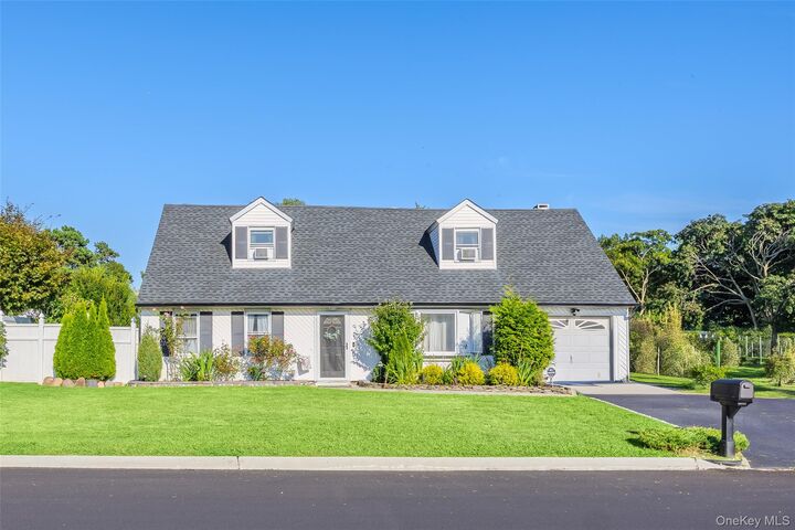 68 Rosemont Avenue  Farmingville NY 11738 photo