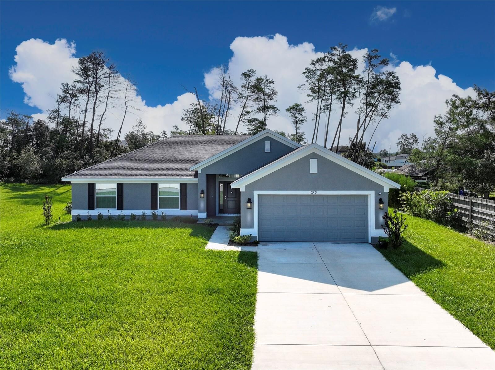 Property Photo: 10939 SW 41st Avenue FL 34476
