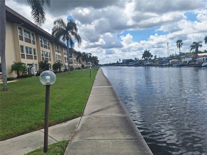 Property Photo: 4518 Garnet Drive 202 FL 34652