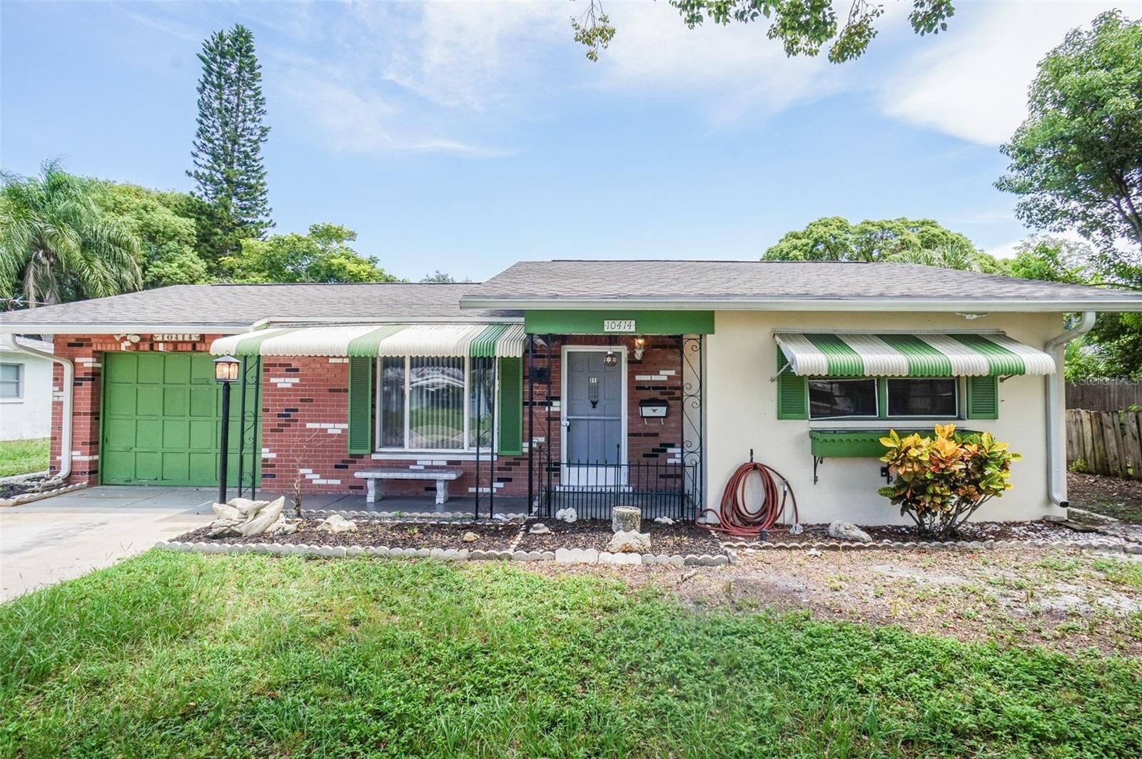 Property Photo:  10414 Azalea Drive  FL 34668 