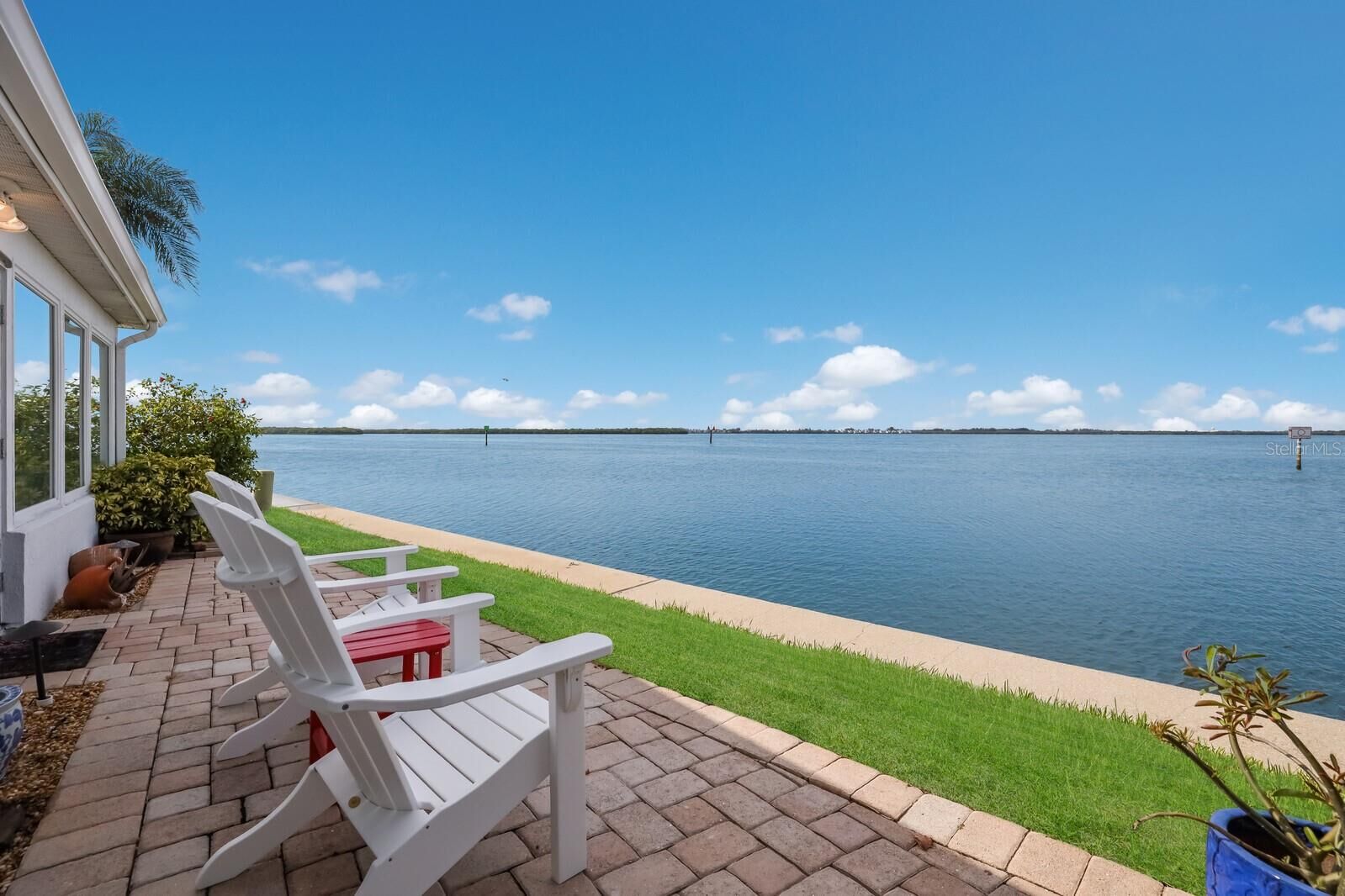 Property Photo: 957 Spanish Drive N FL 34228
