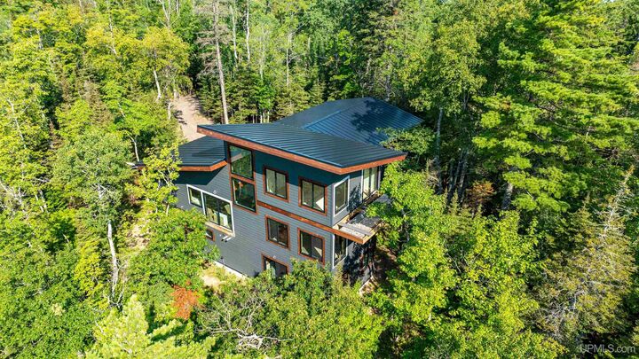 14330 Harbor Coast Lane  Copper Harbor MI 49918 photo