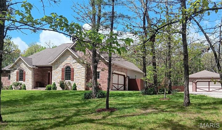 24473 Remington Lane  Lebanon MO 65536 photo