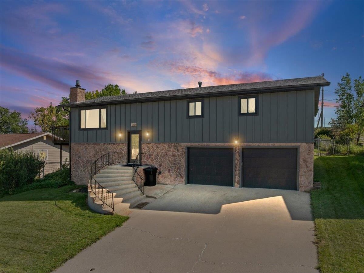 Property Photo: 1221 Charles Street SD 57783