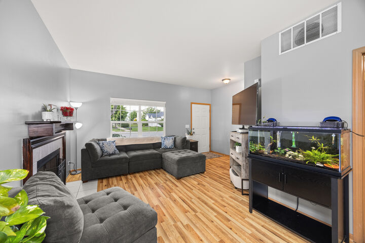 Property Photo: 2286 Margaret Drive IL 60538