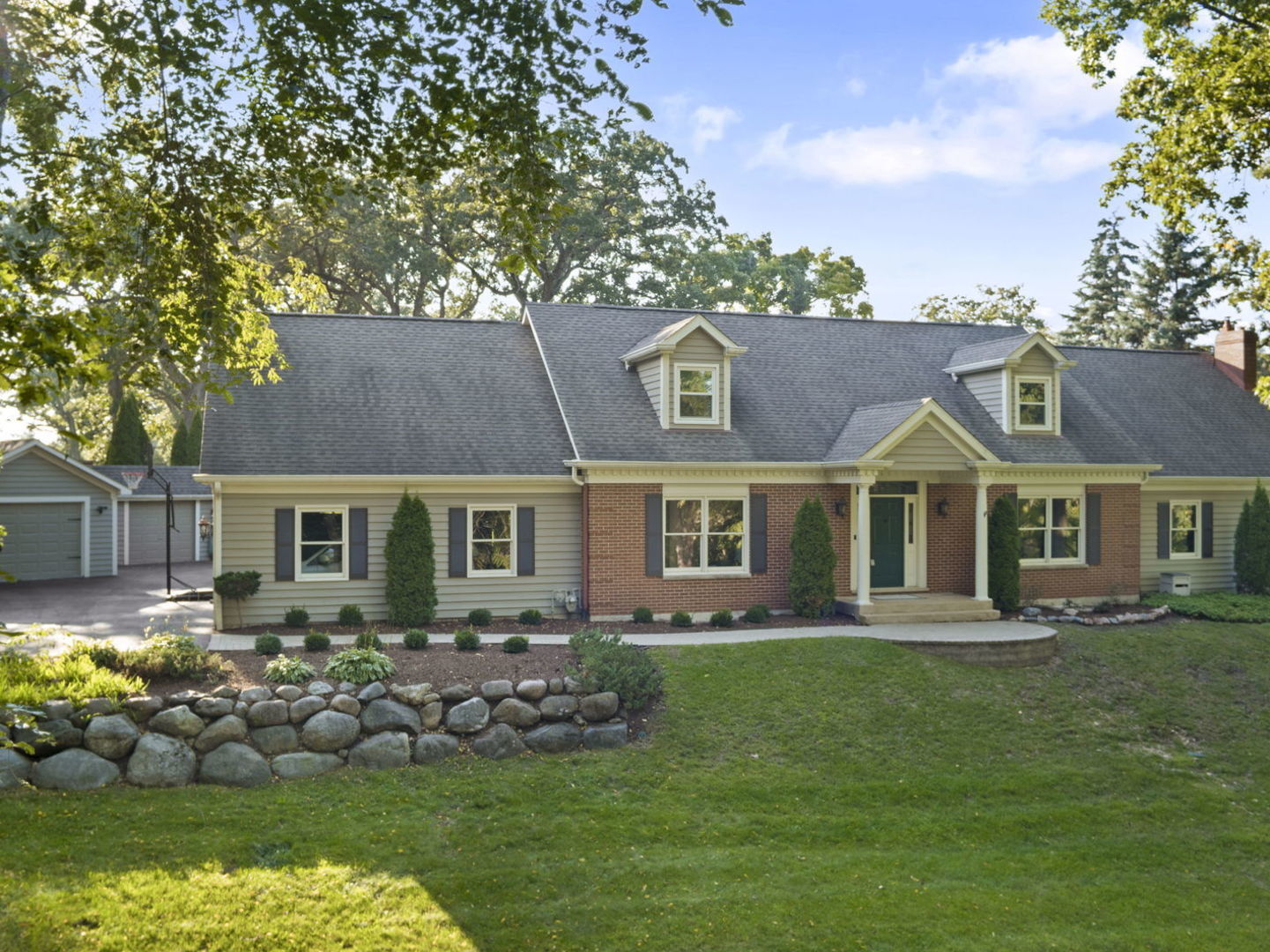 Property Photo:  160J Bateman Road  IL 60010 