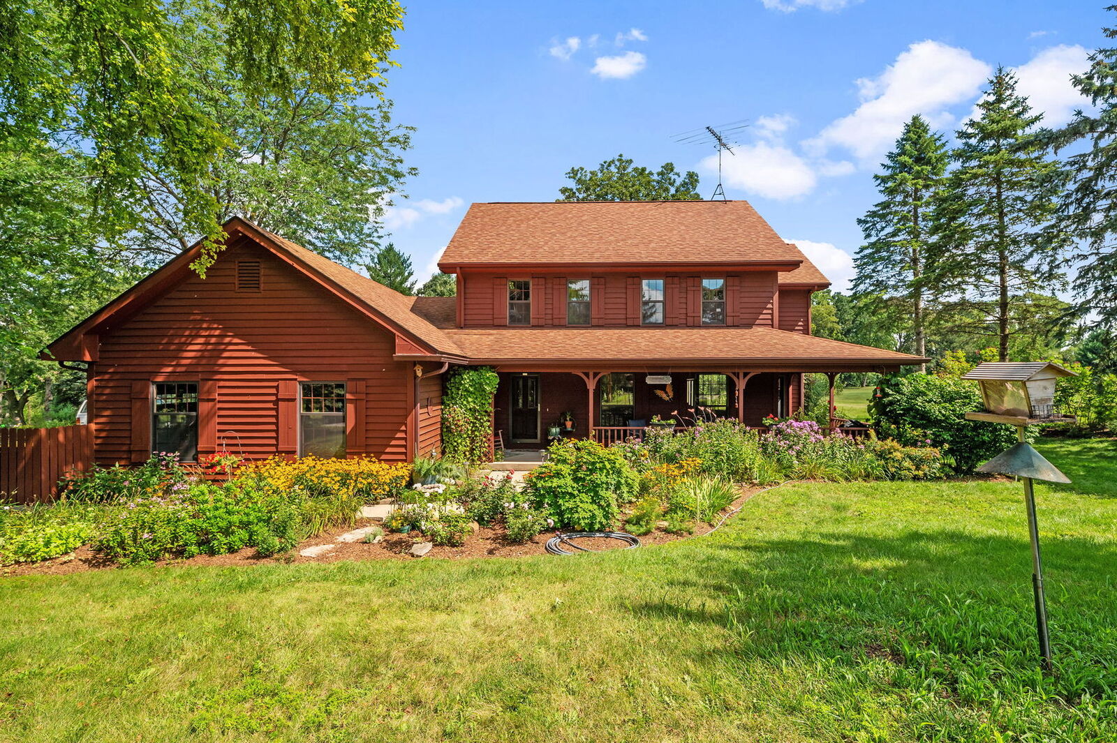 Property Photo: 3616 Wisteria Drive IL 60012
