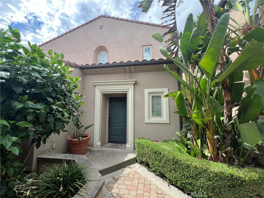 Property Photo:  60 Scarlet Bloom  CA 92618 