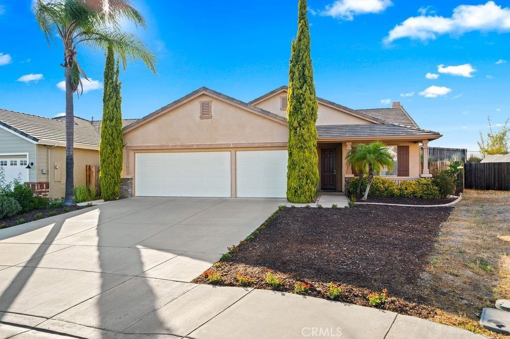 Property Photo: 32032 Merlot CA 92591