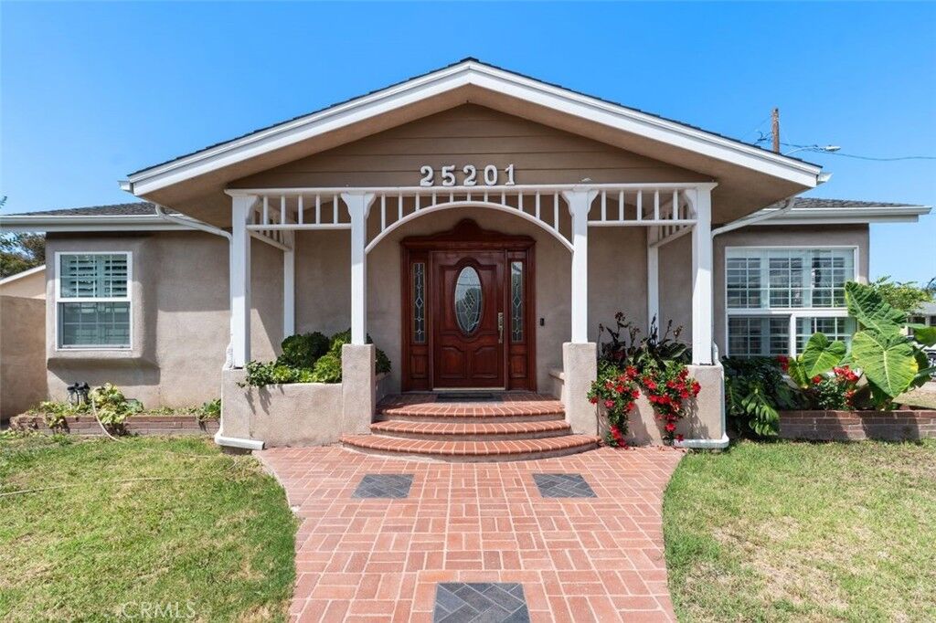 Property Photo: 25201 Walnut St CA 90717