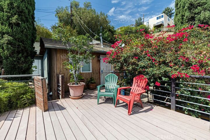 Property Photo:  3033 Future Place  CA 90065 