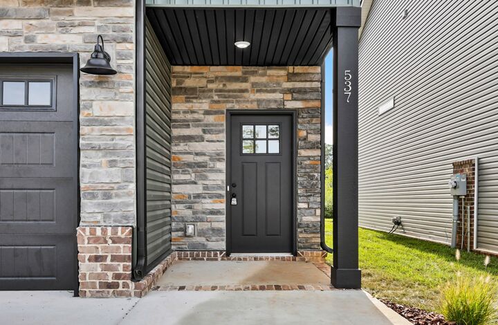 Property Photo:  18 Charleston Cove  TN 37043 