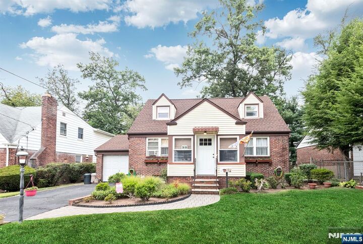 36-09 Hale Place  Fair Lawn NJ 07410 photo