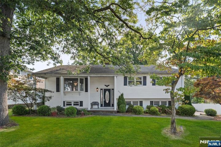 530 Forest Avenue  Paramus NJ 07652 photo
