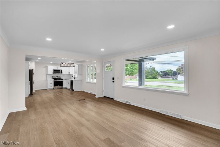 Property Photo: 338 Blossom Avenue OH 44405