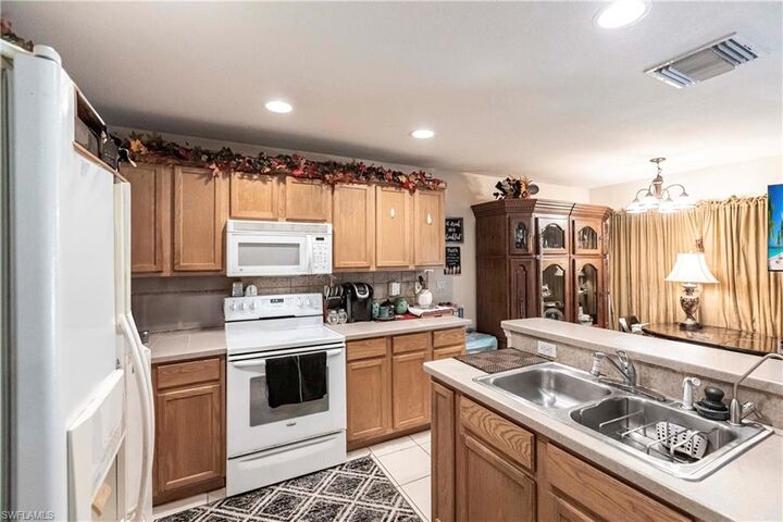 Property Photo: 3511 20th St SW FL 33976