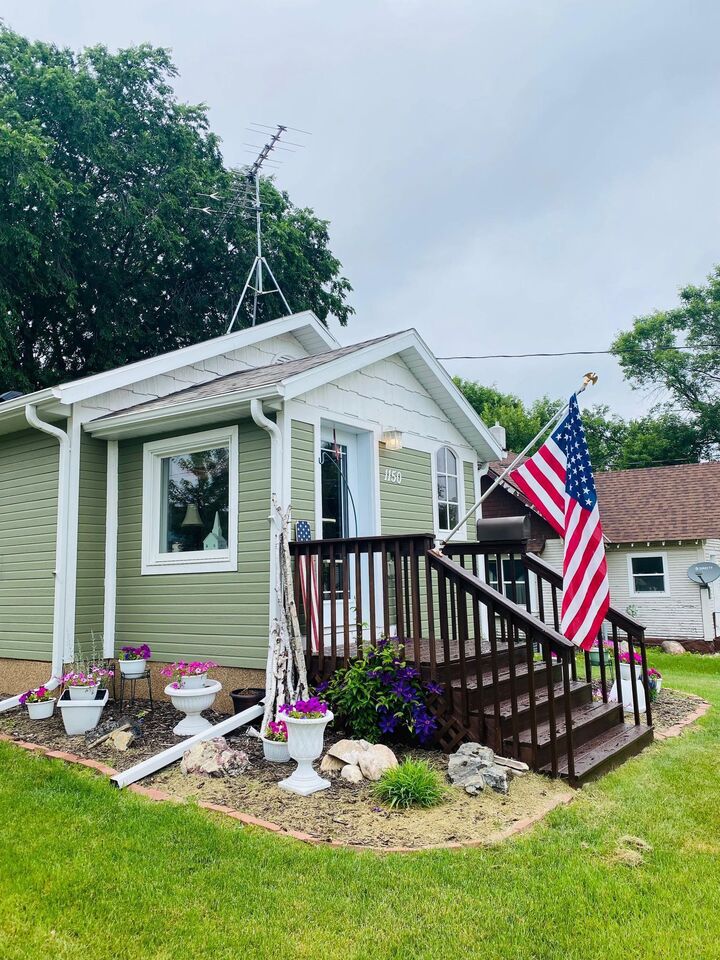 1150 West Avenue  Detroit Lakes MN 56501 photo