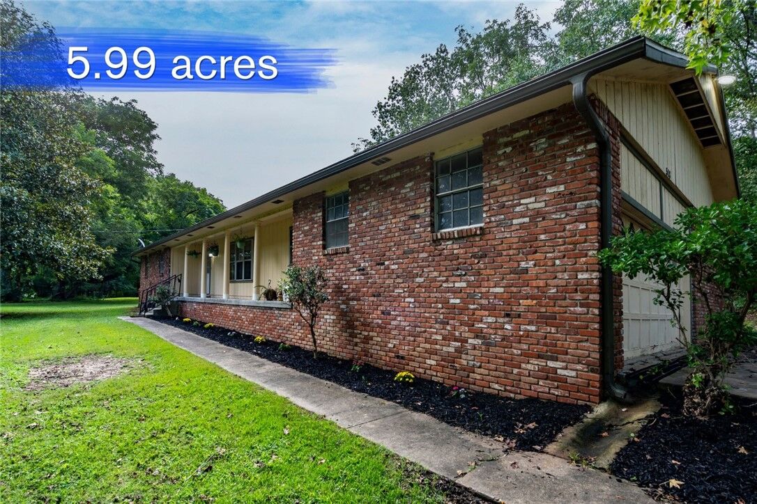 Property Photo: 518 W Brush Creek Road AR 72756