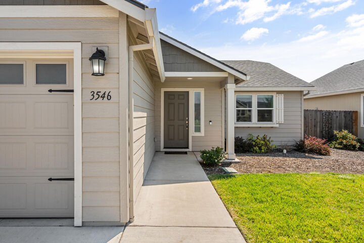 Property Photo: 3546 Durst Street OR 97504