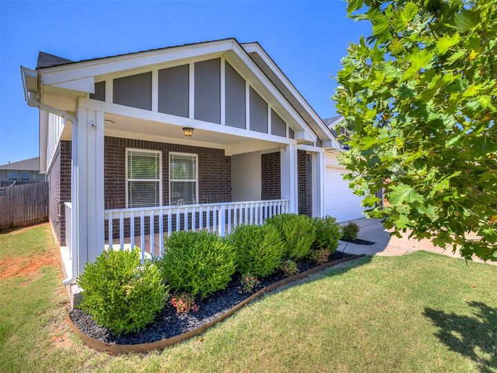Property Photo: 918 Butterfly Way OK 73069