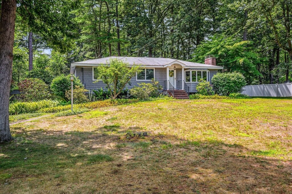Property Photo:  8 Oxford Road  MA 01862 