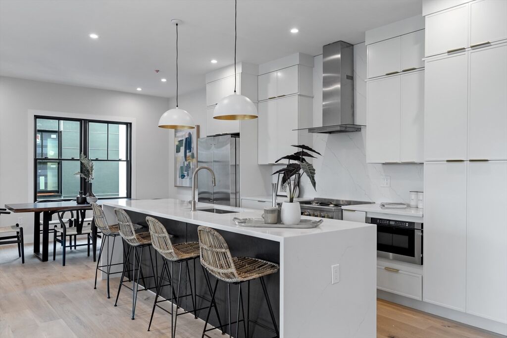 Property Photo:  1 Marion Street 5  MA 02141 