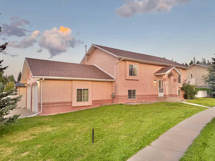 Property Photo:  131 Tocher Avenue  AB T7V 1H3 