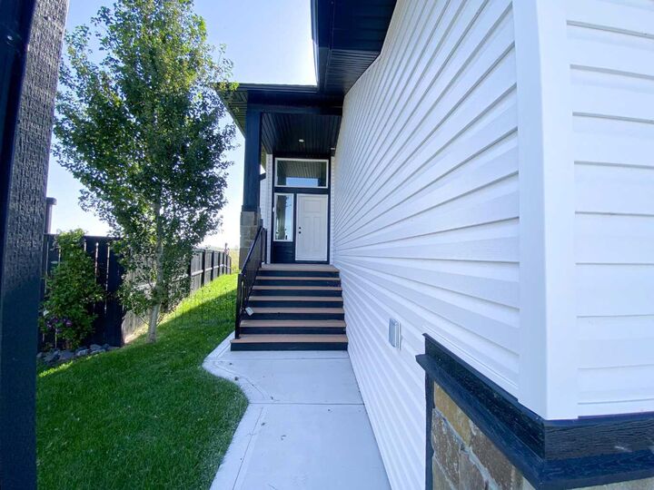 Property Photo: 1209 Westview Drive AB T0M 0K0