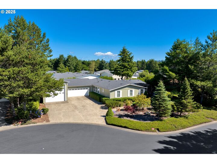 Property Photo:  409 Sherwood Loop  OR 97439 