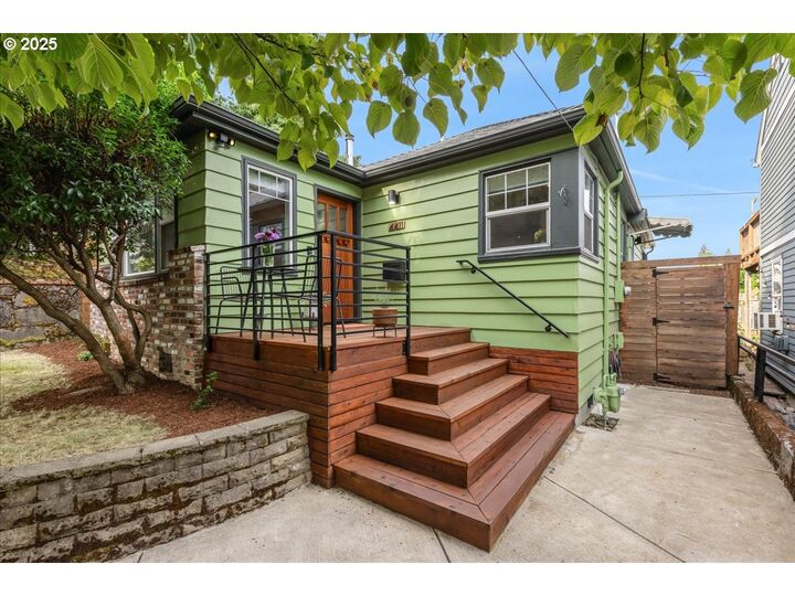 4411 N Albina Ave  Portland OR 97217 photo