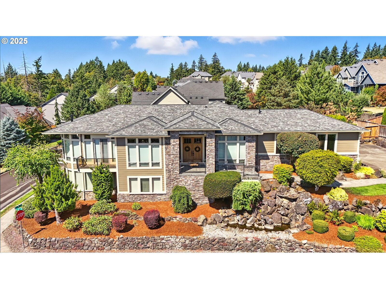 Property Photo:  1927 W 7th St  WA 98671 