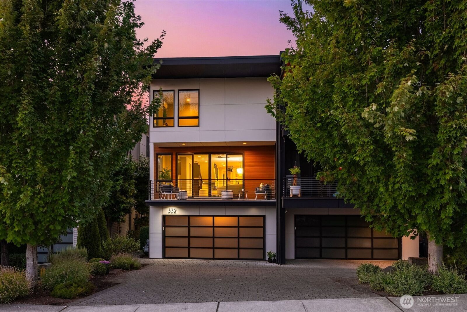 Property Photo: 332 10th Avenue S WA 98033