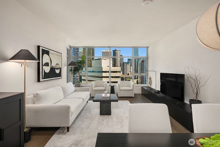 Property Photo: 588 Bell Street 1804S WA 98121